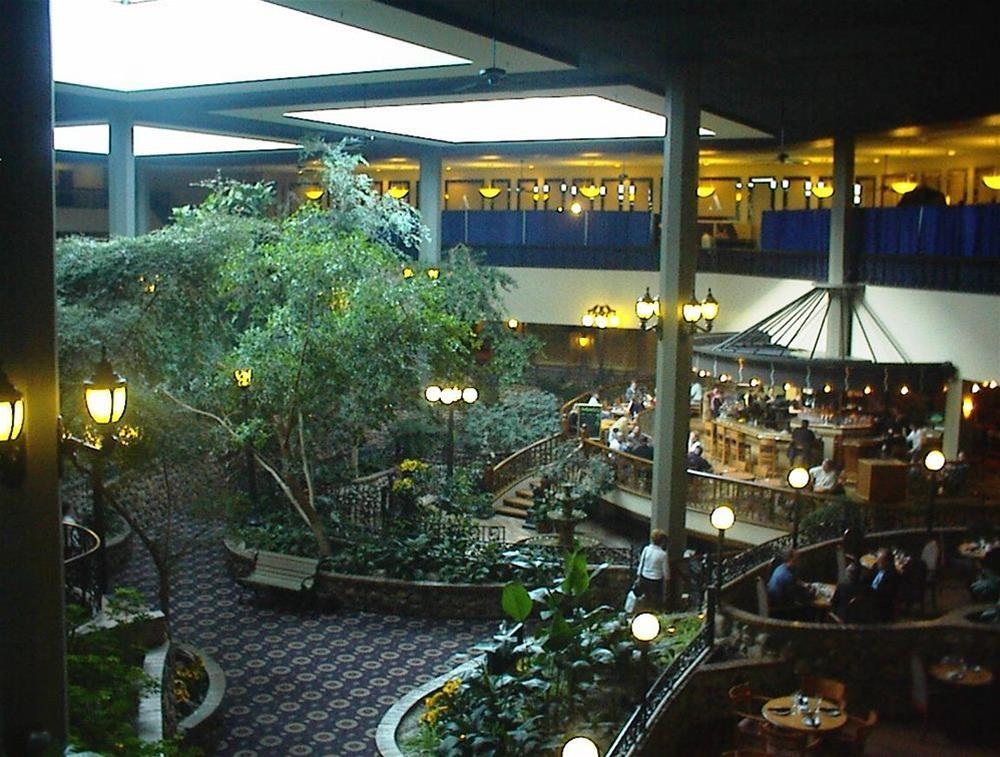 Saskatoon Inn & Conference Centre Εξωτερικό φωτογραφία